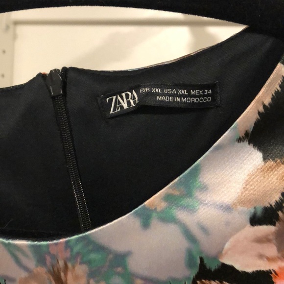 Dress - Picture 3 of 3